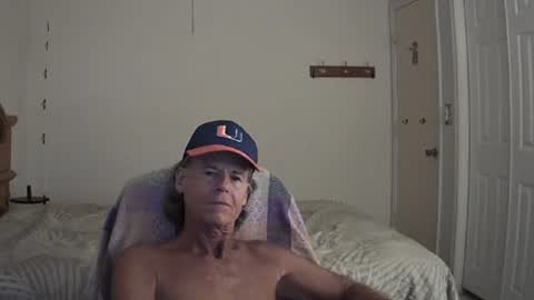 Snapshot of hewes1 chatting on 4, 8, 2026 hewes1 online show from 4, 8, 2026