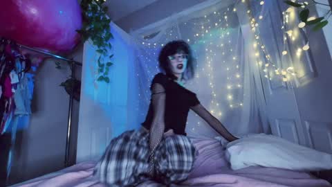 Snapshot of hexivu chatting on 1, 12, 2025 salem online show from 1, 12, 2025