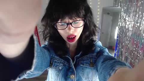 Snapshot of hexivu chatting on 9, 2, 2026 salem online show from 9, 2, 2026