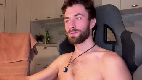 Snapshot of hey_arnold chatting on 8, 2, 2026 Arnold online show from 8, 2, 2026