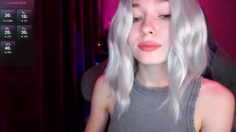 Snapshot of hey_nora_ chatting on 27, 12, 2024  Nora  online show from 27, 12, 2024