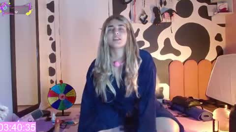 Snapshot of hi_elora chatting on 8, 7, 2026 Elora online show from 8, 7, 2026