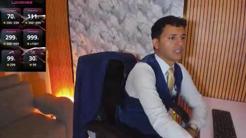 Snapshot of hiddenoffice chatting on 12, 10, 2025 George online show from 12, 10, 2025