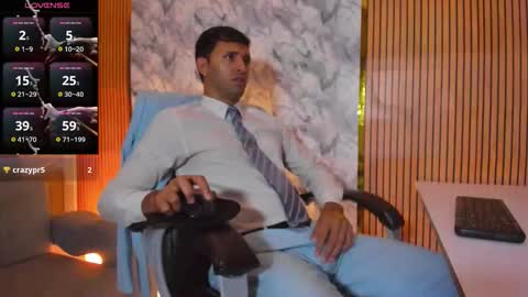 Snapshot of hiddenoffice chatting on 14, 10, 2025 George online show from 14, 10, 2025