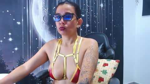 Snapshot of hikaryfire chatting on 5, 5, 2026 hikaryfire online show from 5, 5, 2026