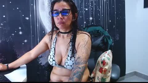 Snapshot of hikaryfire chatting on 21, 5, 2026 hikaryfire online show from 21, 5, 2026