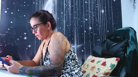 Snapshot of hikaryfire chatting on 27, 5, 2026 hikaryfire online show from 27, 5, 2026