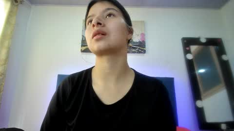 Snapshot of himawary_soin5 chatting on 23, 4, 2026 himawary_soin5 online show from 23, 4, 2026