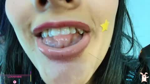 hinata online show from 11, 4, 2026