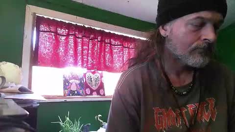 Snapshot of hippiedad333 chatting on 24, 4, 2026 hippiedad333 online show from 24, 4, 2026