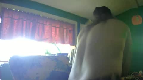 Snapshot of hippiedad333 chatting on 28, 6, 2026 hippiedad333 online show from 28, 6, 2026