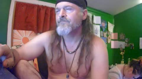 Snapshot of hippiedad333 chatting on 10, 7, 2026 hippiedad333 online show from 10, 7, 2026