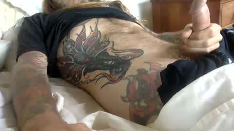 Snapshot of hippybiker chatting on 15, 12, 2024 hippybiker online show from 15, 12, 2024