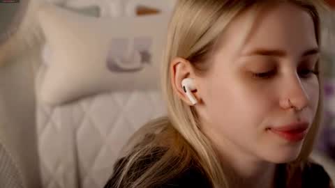 Holly online show from 18, 3, 2026