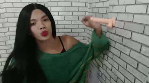 Guinevere3 online show from 5, 1, 2026