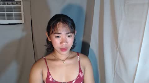 Snapshot of hoelykarrie chatting on 26, 11, 2025 Karrie3 online show from 26, 11, 2025