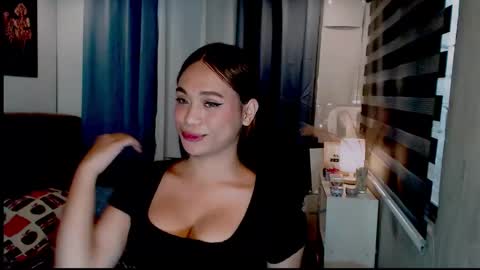 hoelymarie online show from 2, 5, 2026