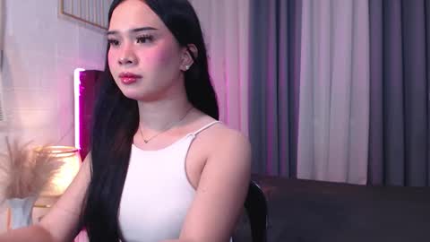 Snapshot of hoelymolly chatting on 8, 1, 2026 hoelymolly online show from 8, 1, 2026