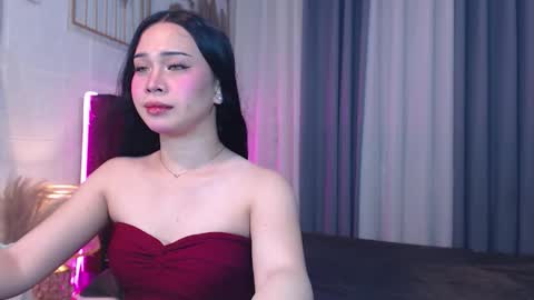 Snapshot of hoelymolly chatting on 4, 2, 2026 hoelymolly online show from 4, 2, 2026