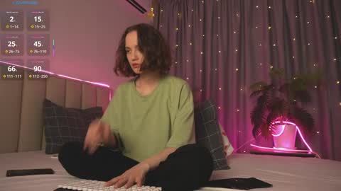 julia online show from 19, 4, 2026