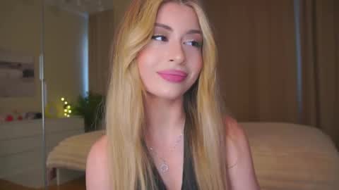 Moni Monica online show from 25, 3, 2026