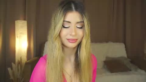 Snapshot of holayoula chatting on 14, 7, 2026 Moni Monica online show from 14, 7, 2026