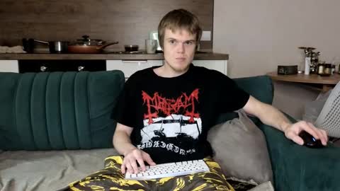 Snapshot of holdonbitch chatting on 17, 9, 2025 Misha and Stacy online show from 17, 9, 2025