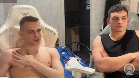 Snapshot of holiday_boys chatting on 3, 2, 2026 Extaz Athrey Howard online show from 3, 2, 2026