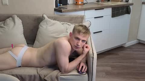 Snapshot of holiday_boys chatting on 1, 7, 2026 Extaz Athrey Howard online show from 1, 7, 2026