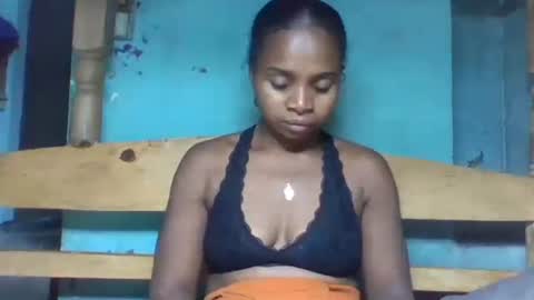 Snapshot of holla0211 chatting on 5, 11, 2025 holla0211 online show from 5, 11, 2025