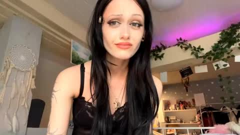 Snapshot of holliedavine chatting on 31, 5, 2026 Ava online show from 31, 5, 2026