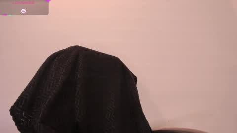 Snapshot of holly_16 chatting on 23, 5, 2026 holly_16 online show from 23, 5, 2026