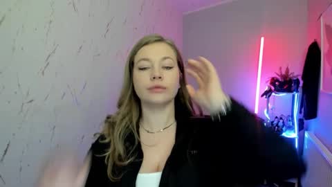 Holly online show from 13, 1, 2026