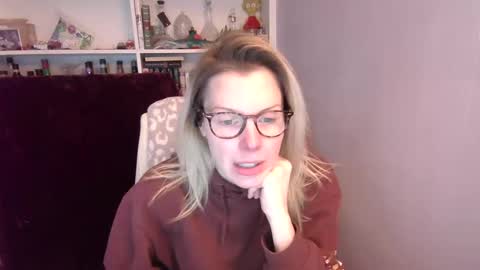 Snapshot of holly_bourbon chatting on 23, 2, 2026 holly_bourbon online show from 23, 2, 2026