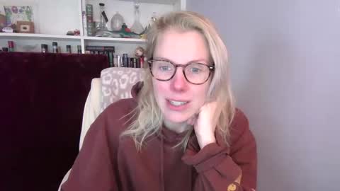 holly_bourbon online show from 13, 3, 2026