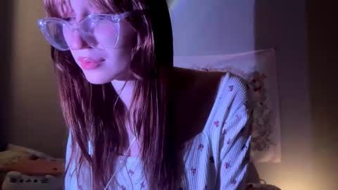 holly_sinner_ online show from 10, 4, 2026