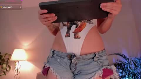 holly    online show from 14, 4, 2026