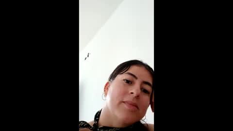 Snapshot of holly_velvett chatting on 31, 5, 2026 holly online show from 31, 5, 2026