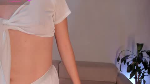 Snapshot of holly_velvett chatting on 10, 7, 2026 holly online show from 10, 7, 2026