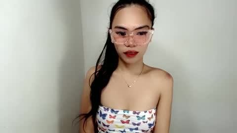 Snapshot of hollyhalo chatting on 16, 10, 2025 hollyhalo online show from 16, 10, 2025