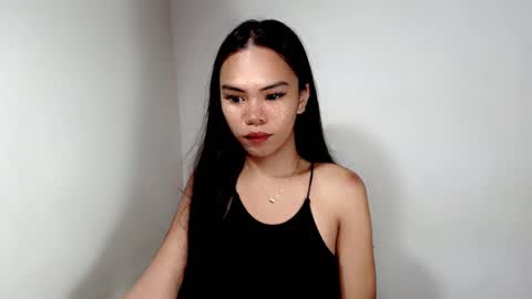 Snapshot of hollyhalo chatting on 4, 11, 2025 hollyhalo online show from 4, 11, 2025