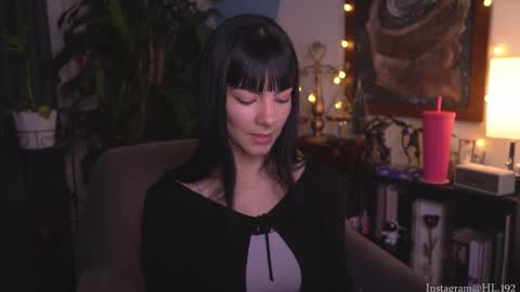 Holly Linder online show from 4, 12, 2025