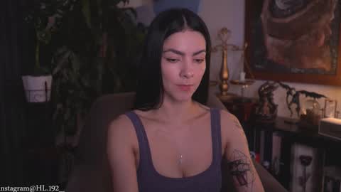 Snapshot of hollylinder_ chatting on 4, 3, 2026 Holly Linder online show from 4, 3, 2026