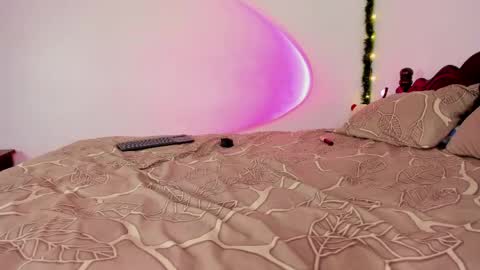 Snapshot of hollymollyxoxo chatting on 28, 5, 2026 Molly online show from 28, 5, 2026
