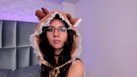 hollypeach_ online show from 22, 12, 2025