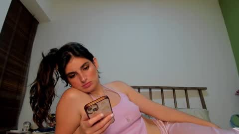 hollyshit_ online show from 7, 12, 2024