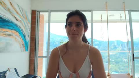 hollyshit_ online show from 8, 11, 2025