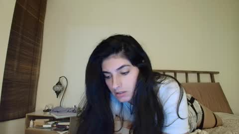 hollyshit_ online show from 29, 3, 2026