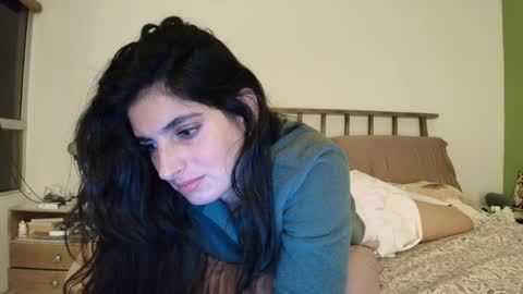 hollyshit_ online show from 2, 4, 2026