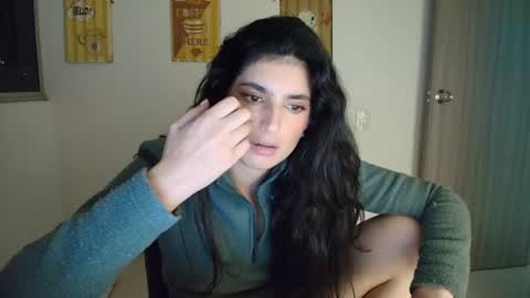 Snapshot of hollyshit_ chatting on 12, 6, 2026 hollyshit_ online show from 12, 6, 2026